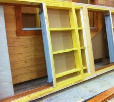 On voit la réservation pour les fenêtres.