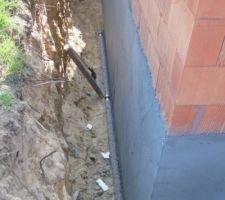 Pose du drainage périphérique en batifibre avant le remblais