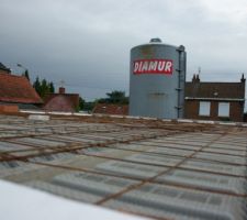 Vue du ferraillage au dessus des hourdis