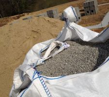 Livraison des mat&eacute;riaux pour le vide sanitaire !