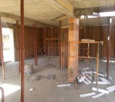 Vue du salon vers la cuisine