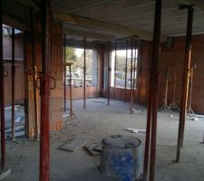 Vue de la cuisine vers le salon