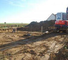 Terrassement en cours pour couler les fondations