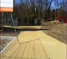 Viabilisation du terrain par le lotisseur et en attente de livraison
c'est pour bientôt