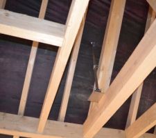 Pose du mât en vue de poser une parabole