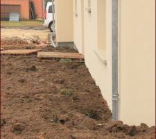 Le terrassement, un peu trop haut
