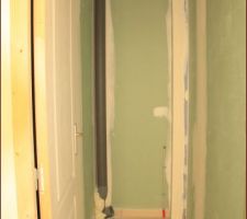 Les toilettes, un coffrage est prévu aussi pour le tuyau