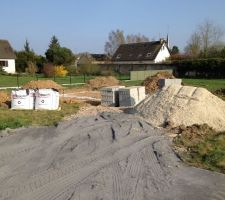 Les mat&eacute;riaux pour le vide-sanitaire sont arriv&eacute;s