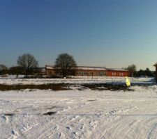 Notre terrain sous la neige, les travaux n'ont pas encore commenc&eacute;...