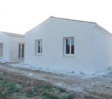 Façade crépis côté chambres