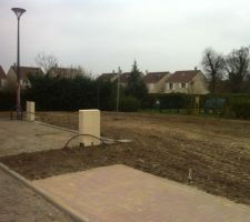 Viabilités terminés manque bornage et clôture de séparation.