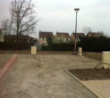 Viabilités terminés manque bornage et clôture de séparation.