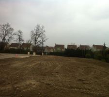 Viabilités terminés manque bornage et clôture de séparation.