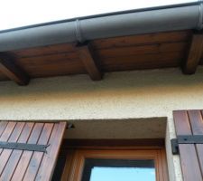 Voici les lambris impeccables que j'ai dans la maison (elle a 15 ans) où je suis actuellement en attendant la fin du chantier.