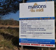Panneau d'affichage obligatoire du permis de construire qui est constat&eacute; &agrave; 3 reprises par un huissier