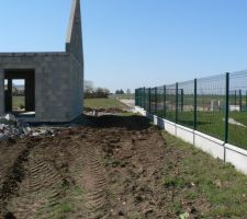 4 m de chaque c&ocirc;t&eacute;