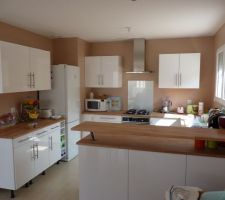 Cuisine...manque les plinthes