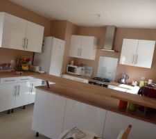 Cuisine...manque les plinthes