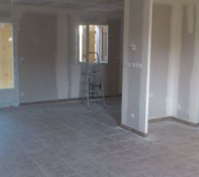 Ponçage cote salon/sejour réalisée ce jour