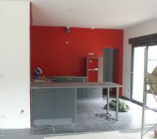 La seconde couche de peinture rouge a &eacute;t&eacute; pos&eacute;e aujourd'hui. Et un "petit" coup de propre a &eacute;t&eacute; fait.