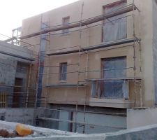 Fa&ccedil;ade sud 1&deg; couche d'enduit