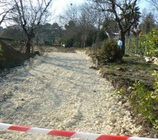 &ccedil;a y est l'acc&egrave;s chantier est pr&ecirc;t &agrave; recevoir les camions !!!
