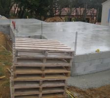 Dommage qu'ils ont mis le béton de trop le long du mur.