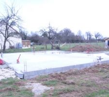 Commencement de coulage de b&eacute;ton.