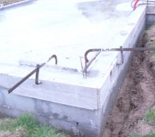 Commencement de coulage de b&eacute;ton.