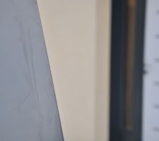 Résolution de la réserve "porte d'entrée rayée" - 3
et les nouvelles rayures que l'on peut faire à l'ongle sans forcer !