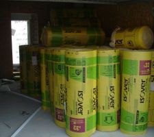 Isover stock&eacute; dans le garage