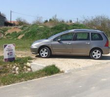 Voici la future entrée sur le terrain la ou sera le portail.