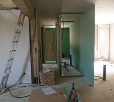 Couloir qui va desservir les chambres, wc et salle de bain