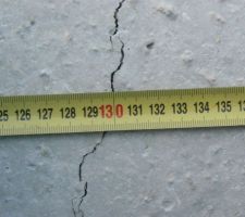 Une mesure avec un jeu de calle donne 0,7 mm fissure max.

En g&eacute;n&eacute;rale, elles mesurent entre 0,1 et 0,5.