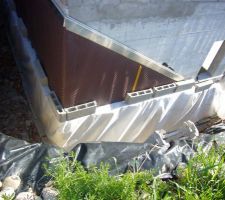 Cot&eacute; Est de la maison.