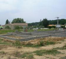 Termin&eacute; pour le garage reste 2 rangs pour la maison