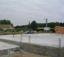 Dalle coulé une matinée 17m3 de béton