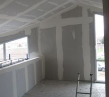 Les bandes dans la mezzanine