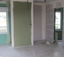 Les bandes dans la chambre des parents