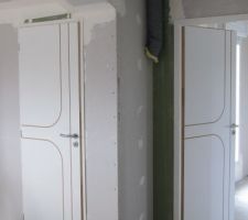 La VMC des WC du haut passe dans le couloir... !!??