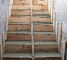 Coffrage et béton escalier : ok !