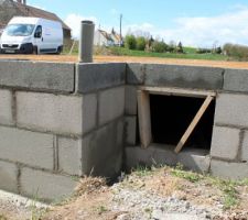 Emplacement PAC et acc&egrave;s vide sanitaire.