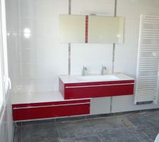 Meuble de la salle de bain: modele majik de chez lido et robinetterie Glance.