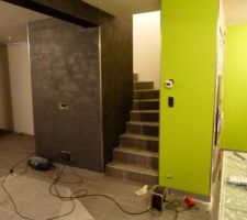 Mont&eacute;e d'escalier en noir