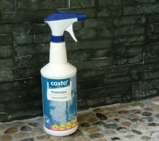 Protecteur int&eacute;rieur et ext&eacute;rieur hydrofuge pour plaquettes de parement en ardoise.