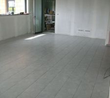 Carrelage séjour pose finie le 13/04