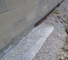 Delta-MS et filtre du drain, pour l'imperméabilisation de la maison.