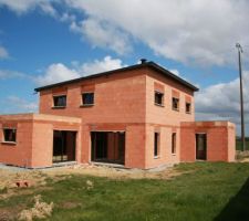 15 avril : Pose des fen&ecirc;tres r&eacute;alis&eacute;e