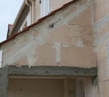 Reprise d'un jour entre le toit et le béton