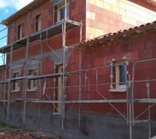 Fixation des baguettes d'angle façade arrière